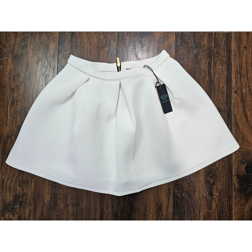 Diamond Supply Co Size Medium White Skirt New